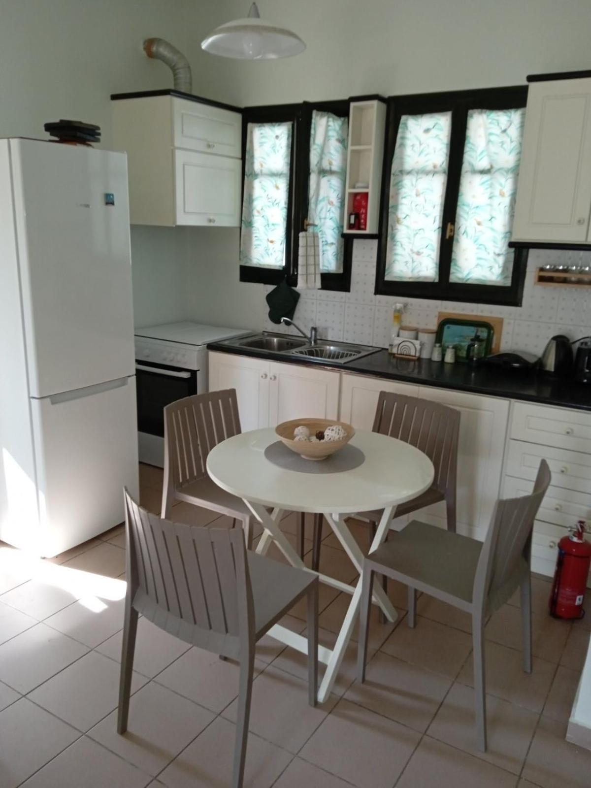 Phoeve Apt-Lovely 1-Br Rental Near The Beach Kalathas Exterior foto